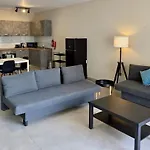 Modern 3br In Sleeps 8